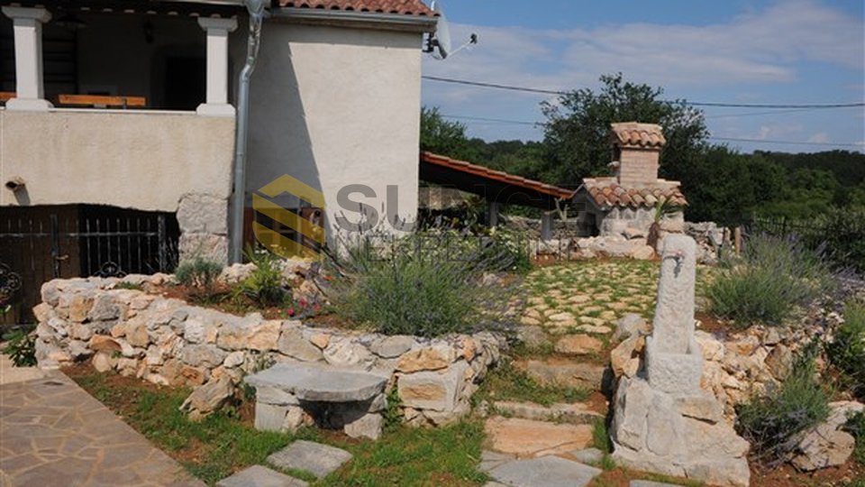 Otok Krk, Vrbnik, uređena stara kamena kuća s bazenom!
