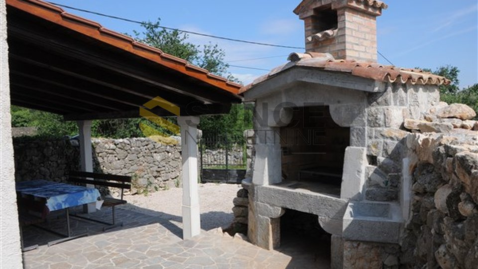 Otok Krk, Vrbnik, uređena stara kamena kuća s bazenom!