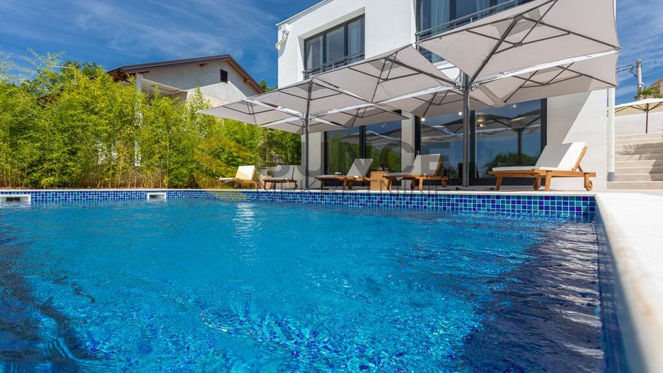 Malinska, villa di lusso con piscina, splendida vista mare. Costruzione di alta qualità!