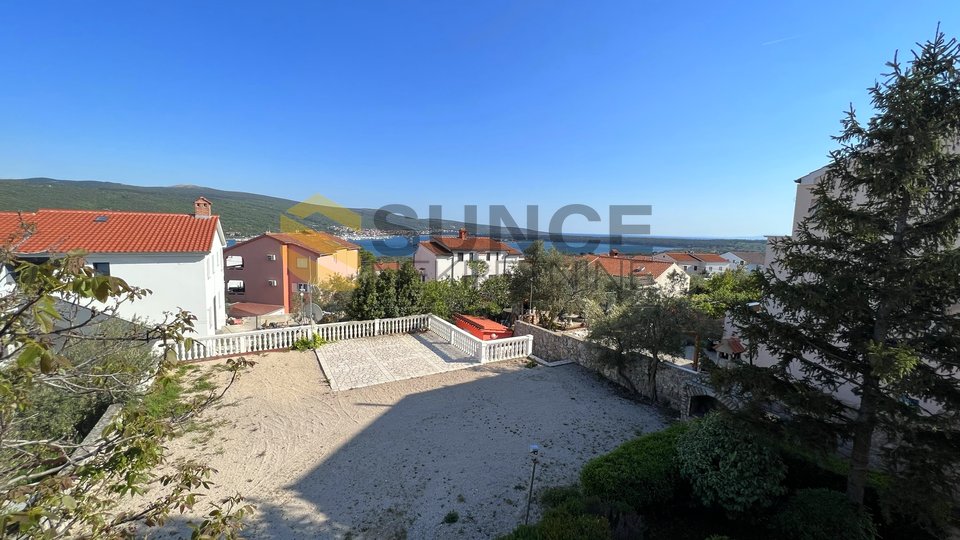The island of Krk, detached house of 300m2 with four apartments in a beautiful position!