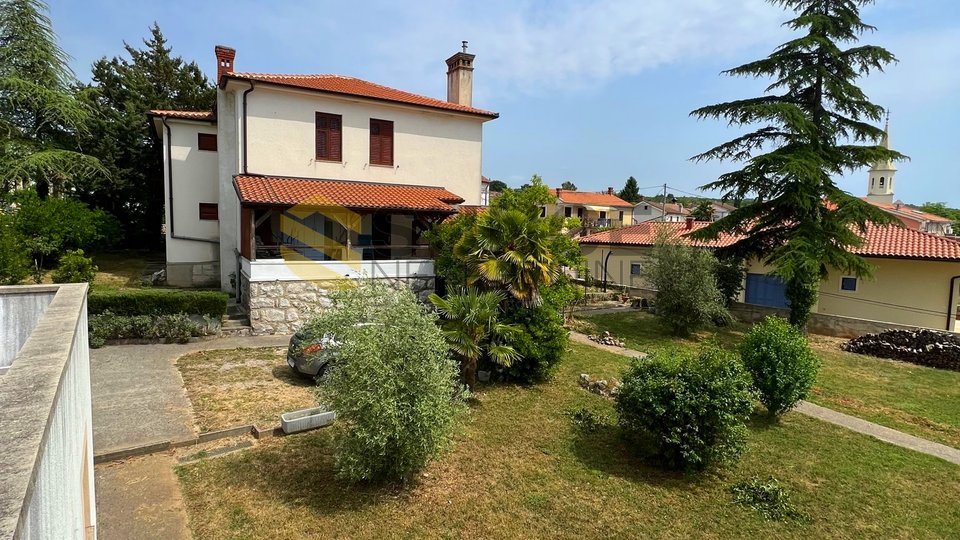 The island of Krk, Malinska, two detached houses on a plot of 1983 m2!