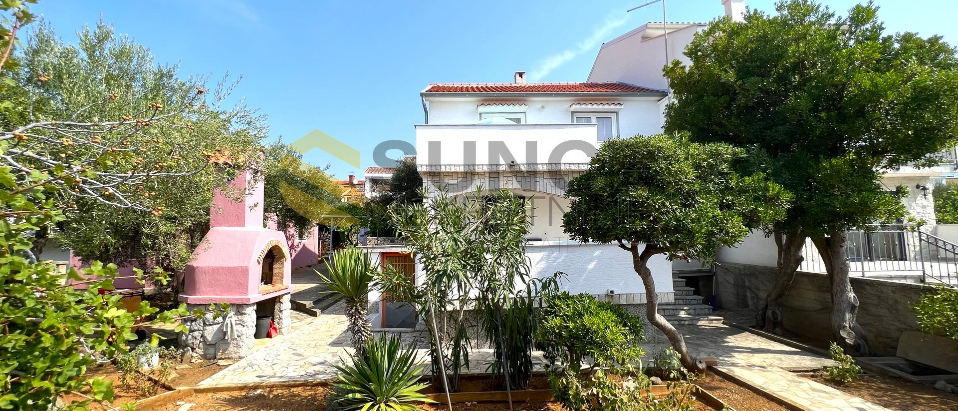 Town of Krk, semi-detached house in an excellent position 300m from the beach!