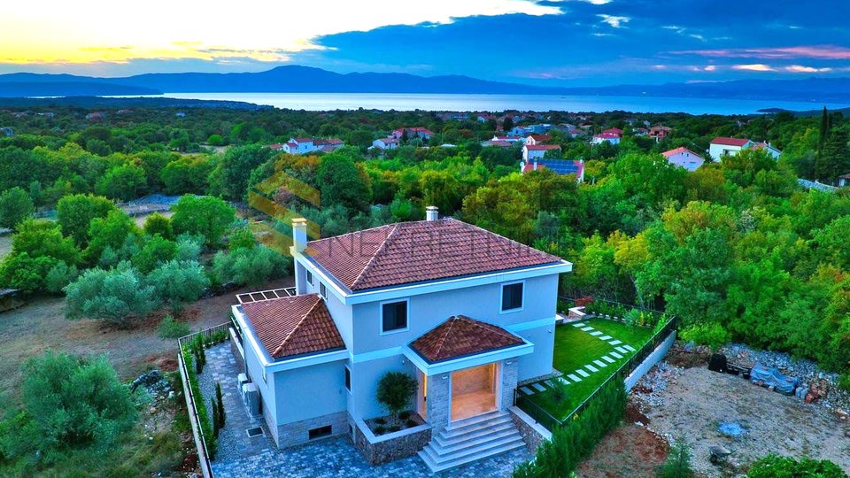 Malinska, eine schöne neue Villa im mediterranen Stil in schöner und ruhiger Lage!