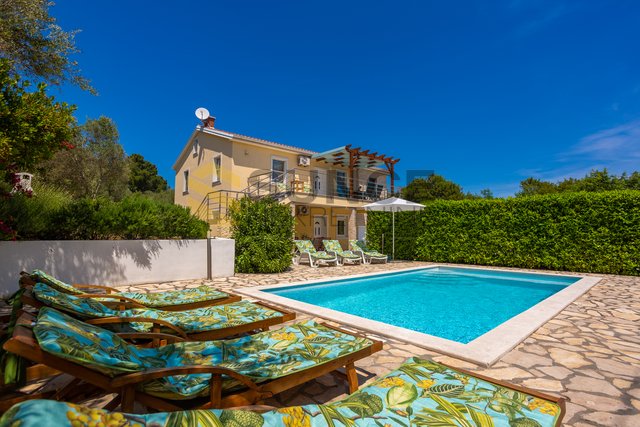The island of Krk, a detached villa with a swimming pool and a beautiful view of the sea!