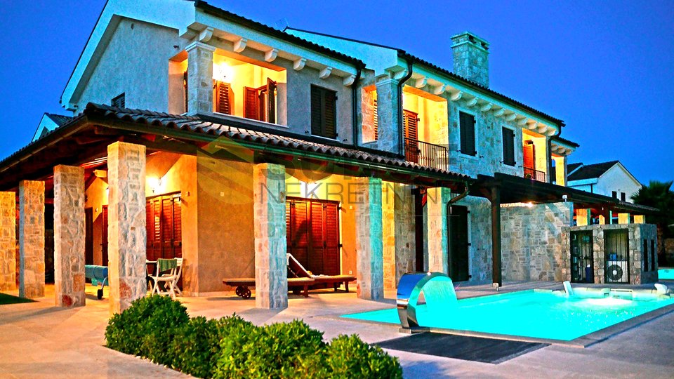 MALINSKA, beautiful stone villa with two apartments, two swimming pools, only 200m from the beach!