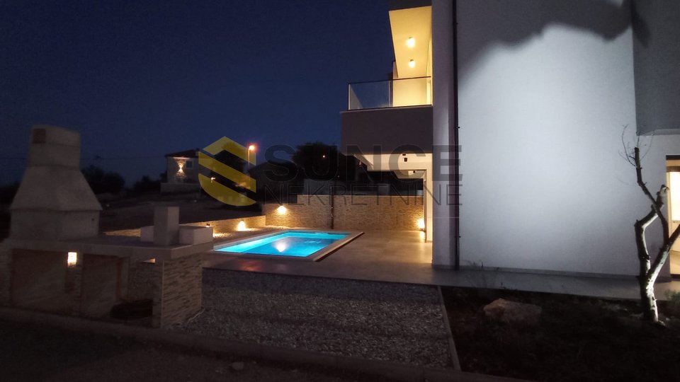 VRBNIK, FOR SALE, NEW, MODERN, COMPLETELY FURNISHED HOUSE WITH POOL AND SEA VIEW!