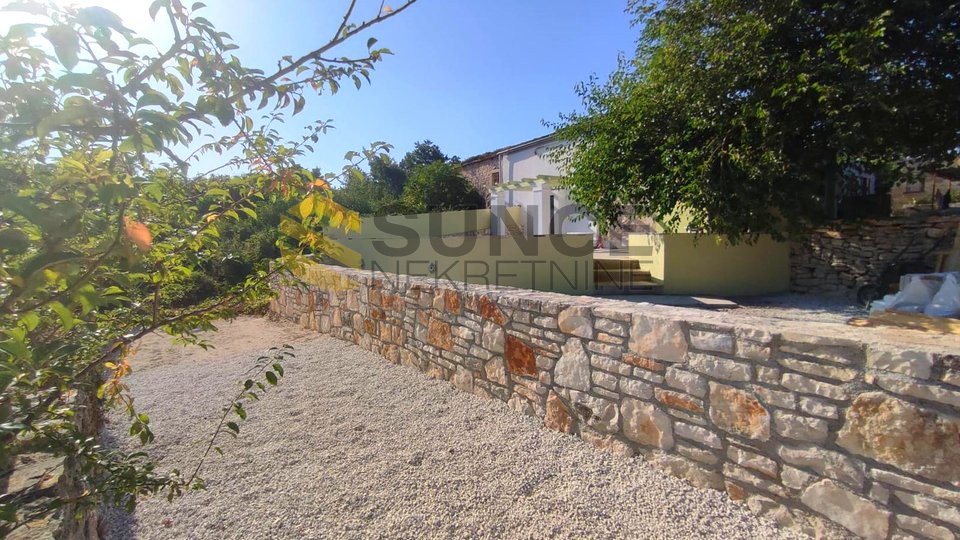 ISTRIA, SVETVIČENAT, renovated old stone house with swimming pool. Beautiful and peaceful position!