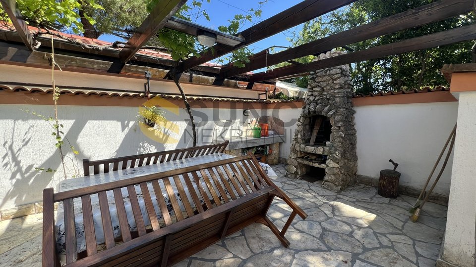 Punat, detached house, first row by the sea!