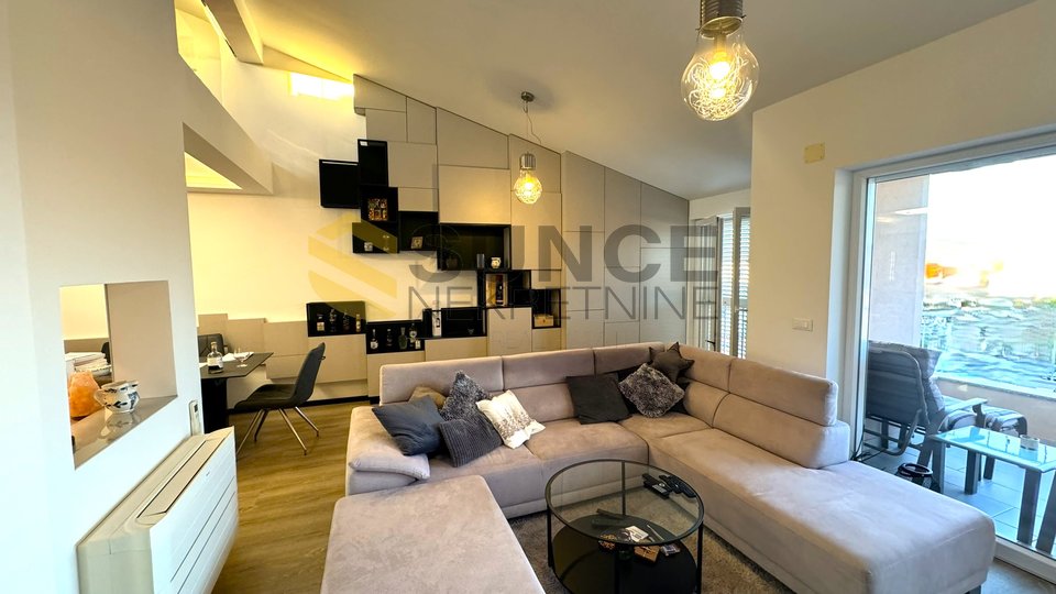 Stadt Krk, modern renovierte Wohnung mit Meerblick!