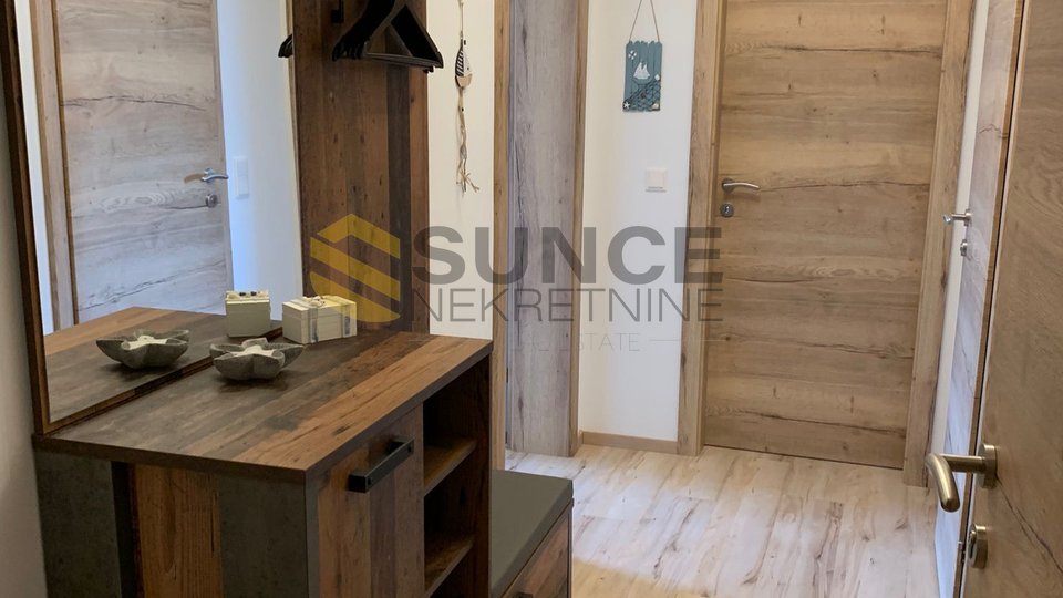 Stadt Krk, neu renovierte und möblierte Wohnung im Zentrum mit Aussicht!