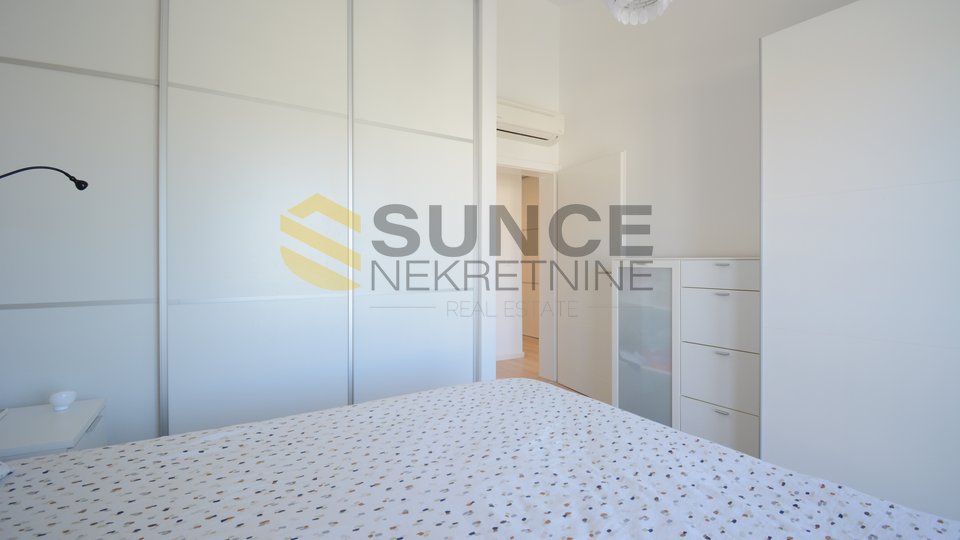 Stadt Krk, modern renovierte Wohnung mit Meerblick!